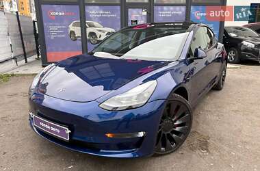 Седан Tesla Model 3 2023 в 