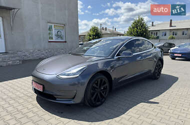 Седан Tesla Model 3 2018 в Луцьку