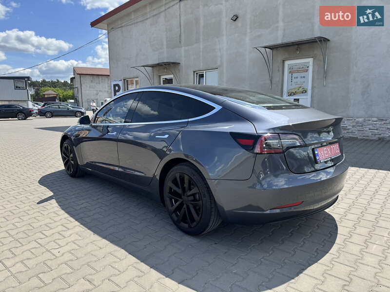 Седан Tesla Model 3 2018 в Луцке