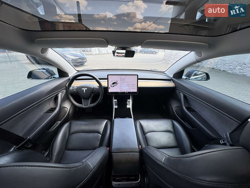 Седан Tesla Model 3 2018 в Луцке