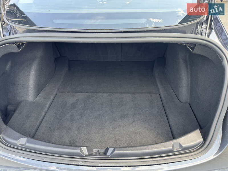 Седан Tesla Model 3 2018 в Луцке