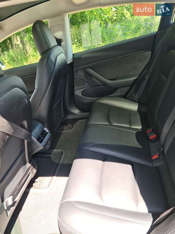 Седан Tesla Model 3 2018 в Сквире