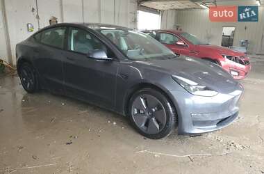 Седан Tesla Model 3 2023 в 