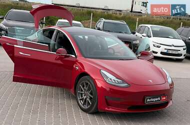 Седан Tesla Model 3 2019 в 