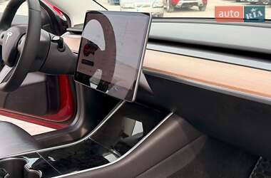 Седан Tesla Model 3 2019 в 