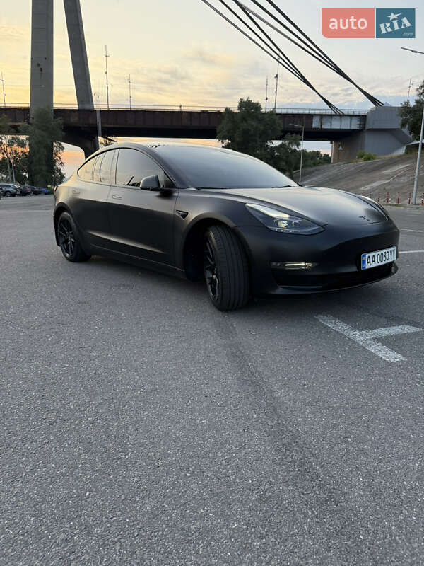 Седан Tesla Model 3 2022 в Києві