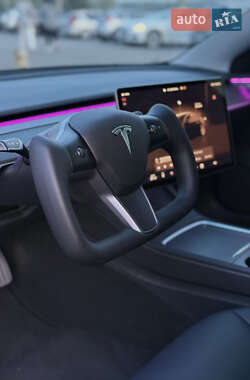 Седан Tesla Model 3 2022 в 