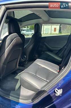 Седан Tesla Model 3 2019 в 