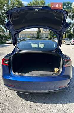 Седан Tesla Model 3 2019 в 