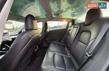 Седан Tesla Model 3 2019 в 