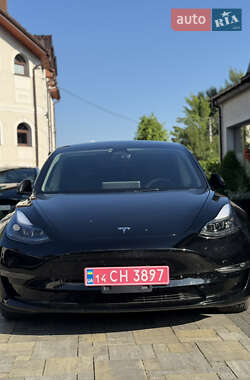 Седан Tesla Model 3 2023 в 