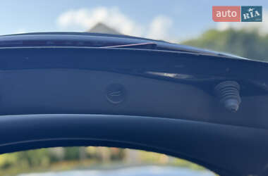 Седан Tesla Model 3 2023 в 