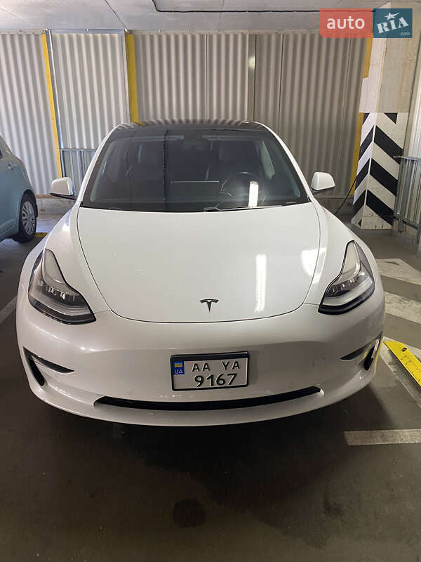 Седан Tesla Model 3 2018 в Киеве