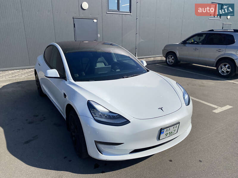 Седан Tesla Model 3 2018 в Киеве