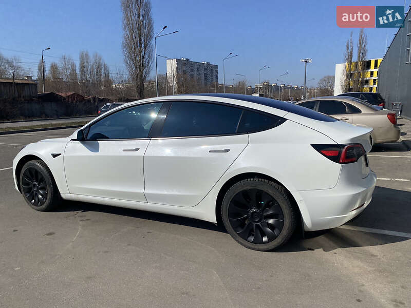 Седан Tesla Model 3 2018 в Киеве