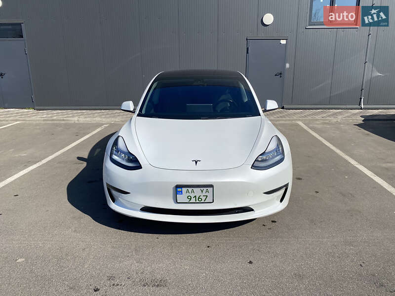 Седан Tesla Model 3 2018 в Киеве