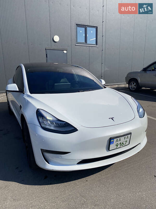 Седан Tesla Model 3 2018 в Киеве