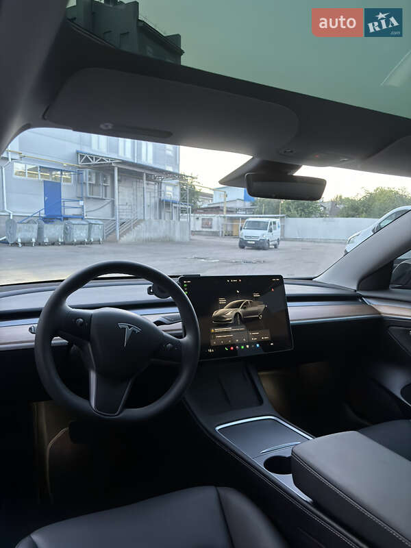 Седан Tesla Model 3 2023 в Белой Церкви