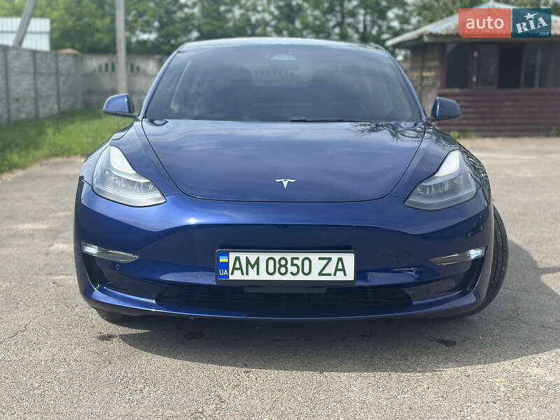Седан Tesla Model 3 2022 в Києві