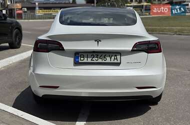 Седан Tesla Model 3 2021 в 
