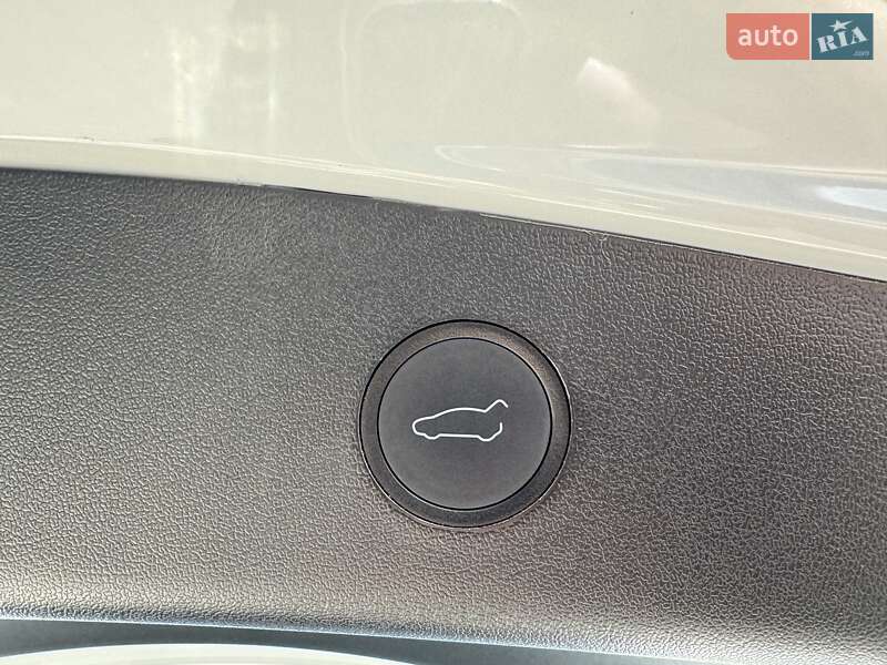 Седан Tesla Model 3 2021 в Кременчуці