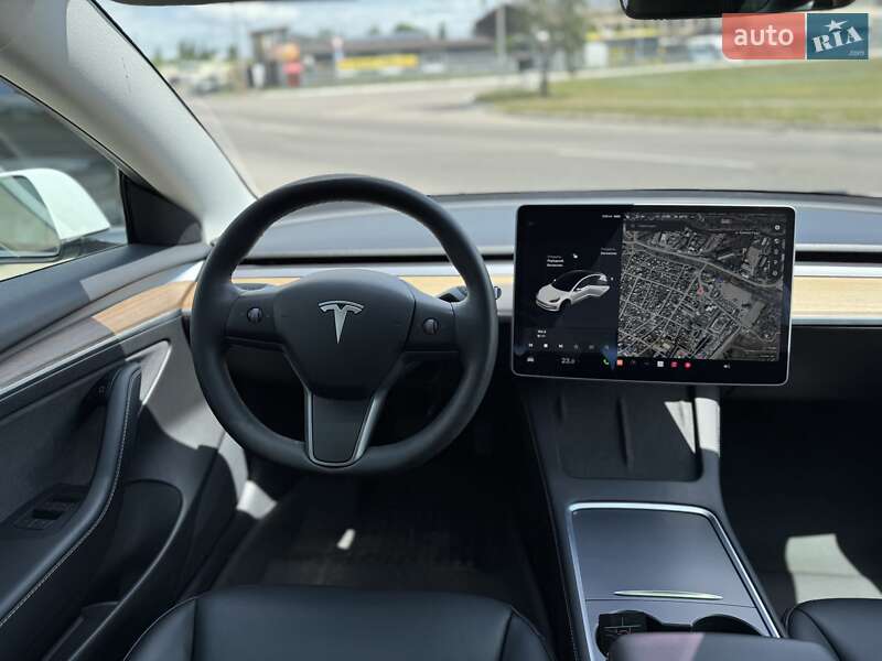 Седан Tesla Model 3 2021 в Кременчуці