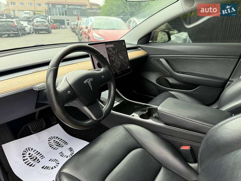 Седан Tesla Model 3 2019 в Луцьку