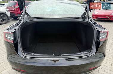 Седан Tesla Model 3 2019 в 