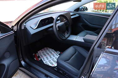 Седан Tesla Model 3 2024 в 