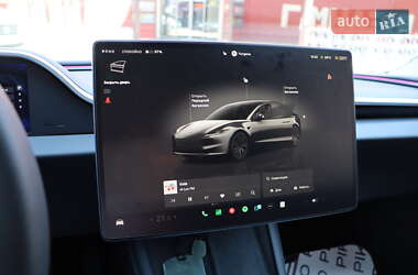 Седан Tesla Model 3 2024 в 