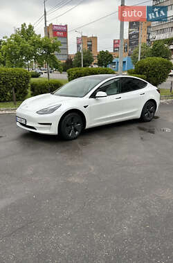 Седан Tesla Model 3 2021 в 
