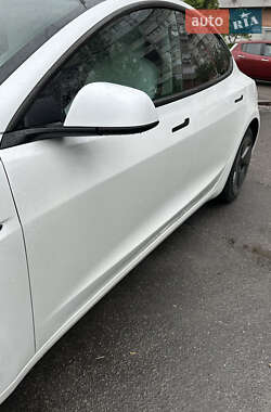 Седан Tesla Model 3 2021 в 