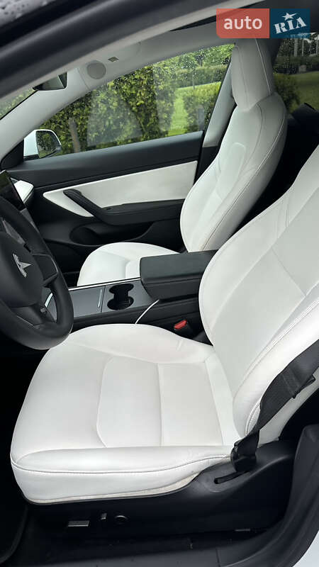 Седан Tesla Model 3 2021 в Днепре