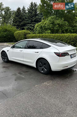 Седан Tesla Model 3 2021 в 
