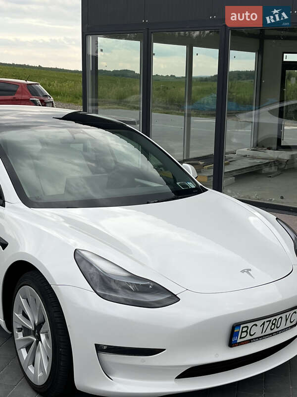 Tesla Model 3 2022