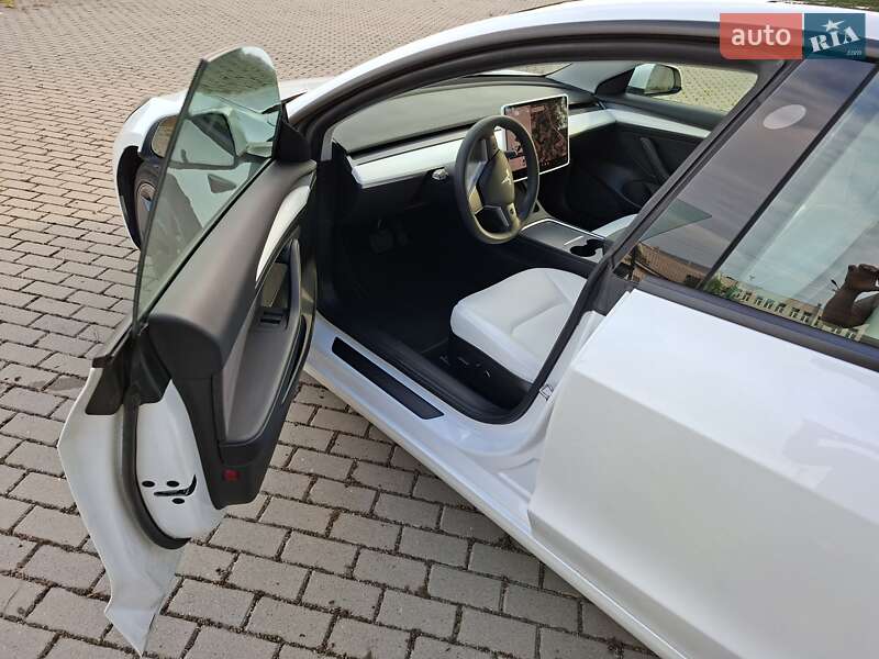 Седан Tesla Model 3 2021 в Львове фото 15 Седан Tesla Model 3 2021 в Львове