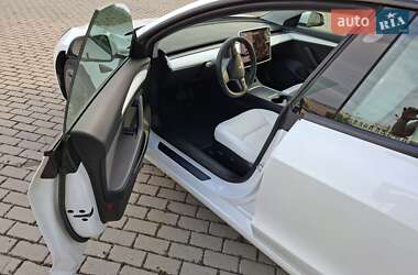 Седан Tesla Model 3 2021 в 