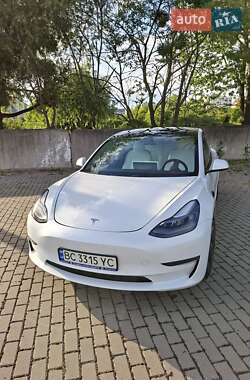 Седан Tesla Model 3 2021 в 