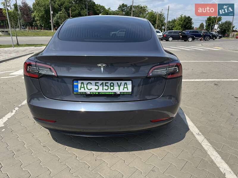 Седан Tesla Model 3 2020 в Луцке