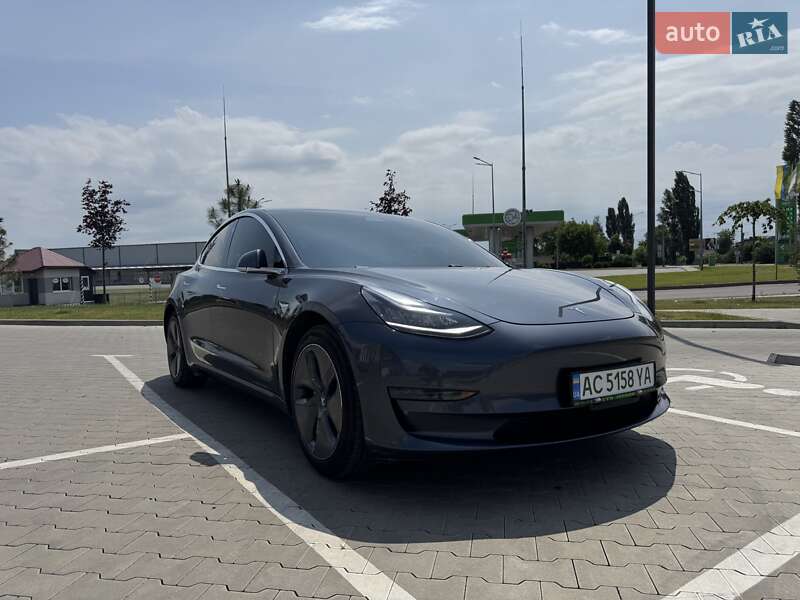Tesla Model 3 2020