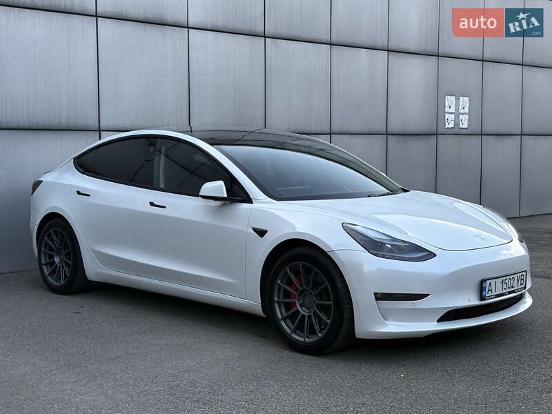 Седан Tesla Model 3 2022 в Києві