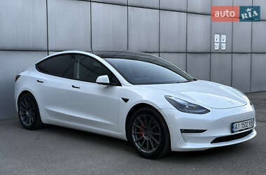 Седан Tesla Model 3 2022 в 