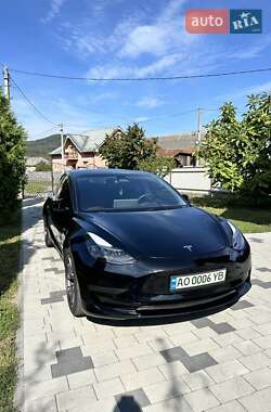 Седан Tesla Model 3 2022 в 