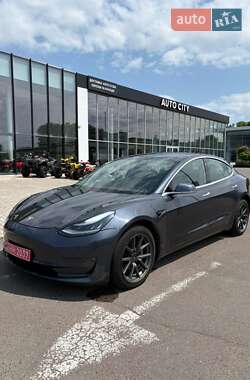 Седан Tesla Model 3 2019 в Ровно