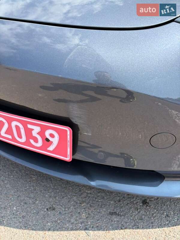 Седан Tesla Model 3 2019 в Ровно
