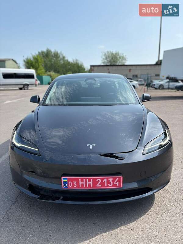 Седан Tesla Model 3 2024 в Ровно
