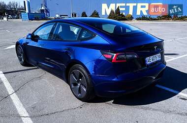 Седан Tesla Model 3 2022 в 