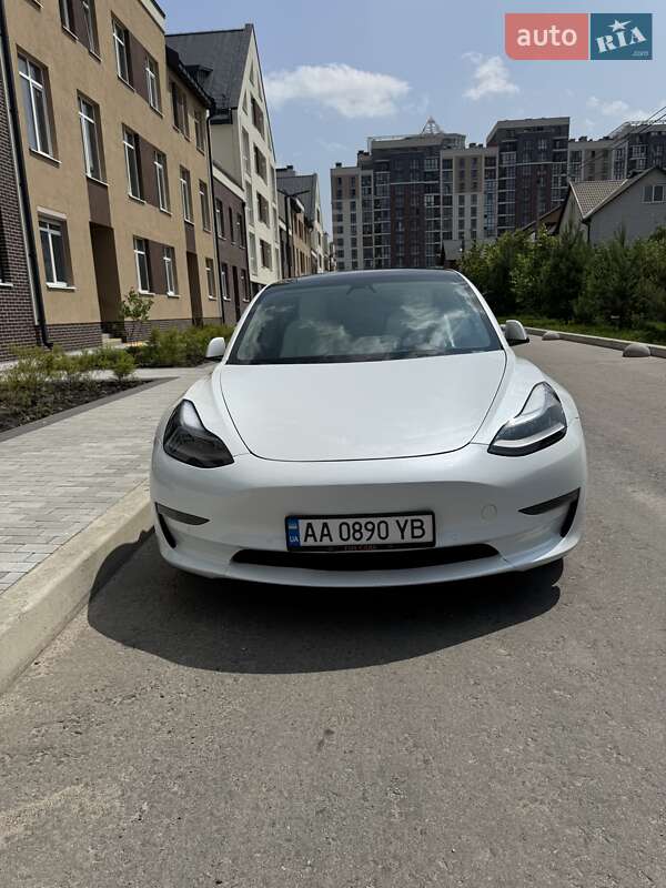 Седан Tesla Model 3 2021 в Броварах