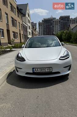 Седан Tesla Model 3 2021 в 