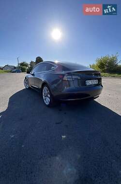 Седан Tesla Model 3 2019 в 